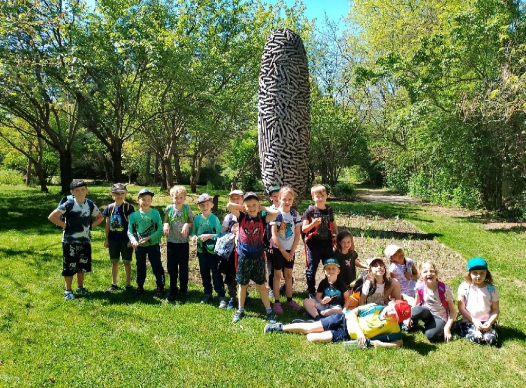 skupina dětí na zahradě Botanicus